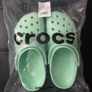 Crocs Neo Mint Classic m6 / w8 - NWT